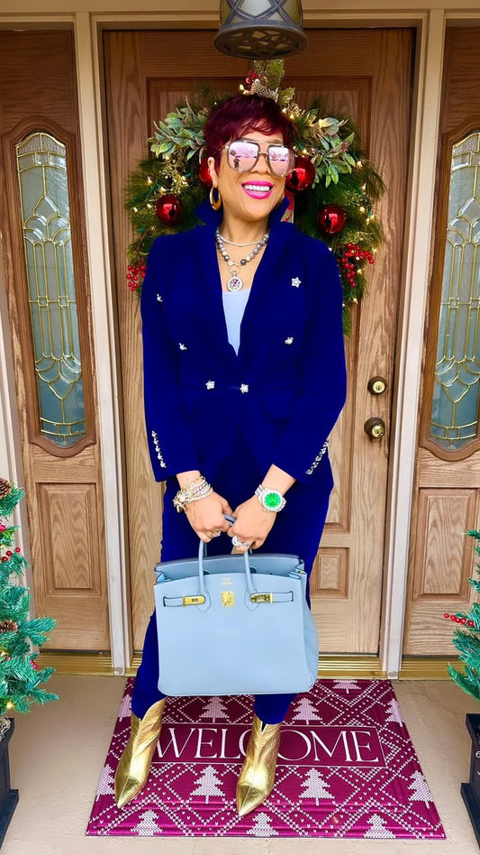 Circle Pendant Necklace with 8 Crystals